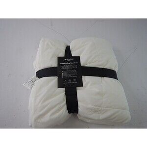 Miracle Made Lightweight All-Season Cooling Comforter
